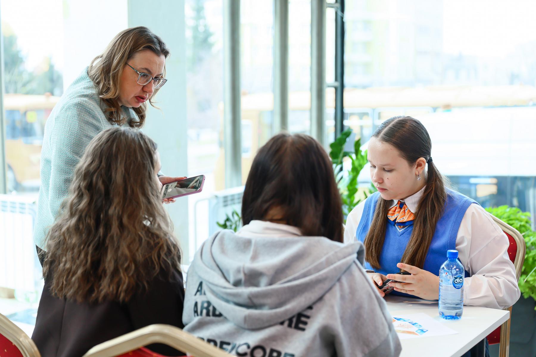 Фото Соловьёв, Савочкин, Никишева: звездные гости собрали на форуме в Новосибирске свыше тысячи человек – 100 ярких кадров 59